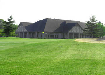 A view of the clubhouse at Mentel Memorial Golf Course